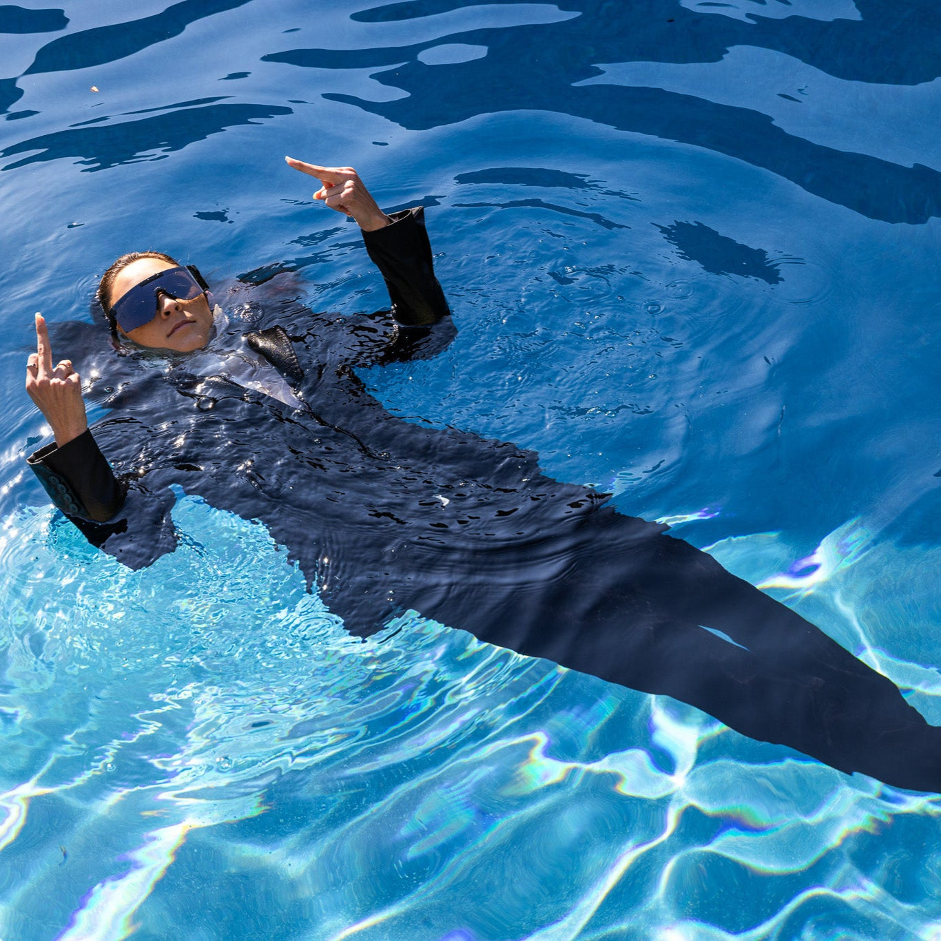 HDPV Polarized Mirror / Wide | photo_of_person.JPG | The Blacking Out Original 2.0, polarized sunglasses from Pit Viper